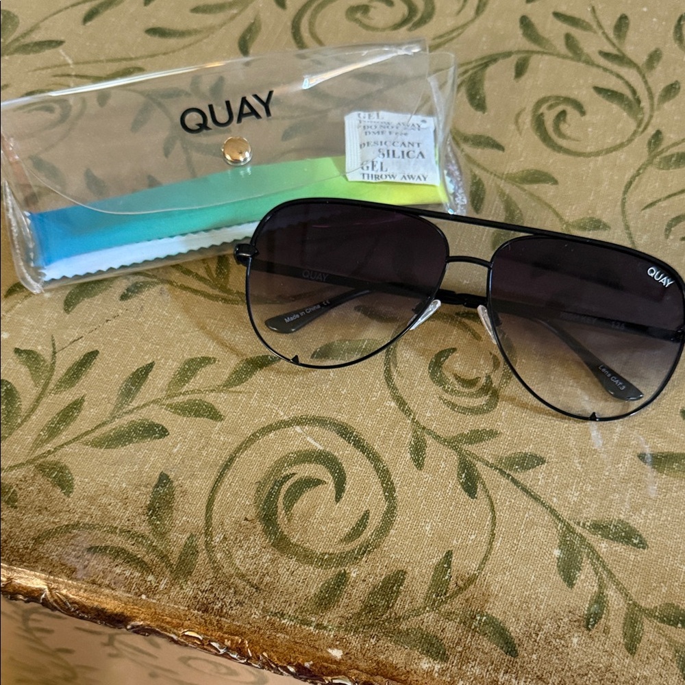 Quay Australia Dark Gray Sunglasses - Picture 2 of 6